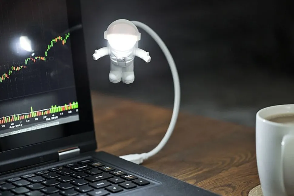 Lampka astronauta na USB