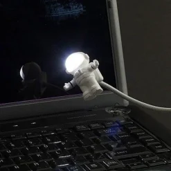 Lampka astronauta na USB