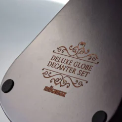 Zestaw do whisky GLOBUS DELUXE: karafka, 2 szklanki, drewniana podstawka i kamienne kostki