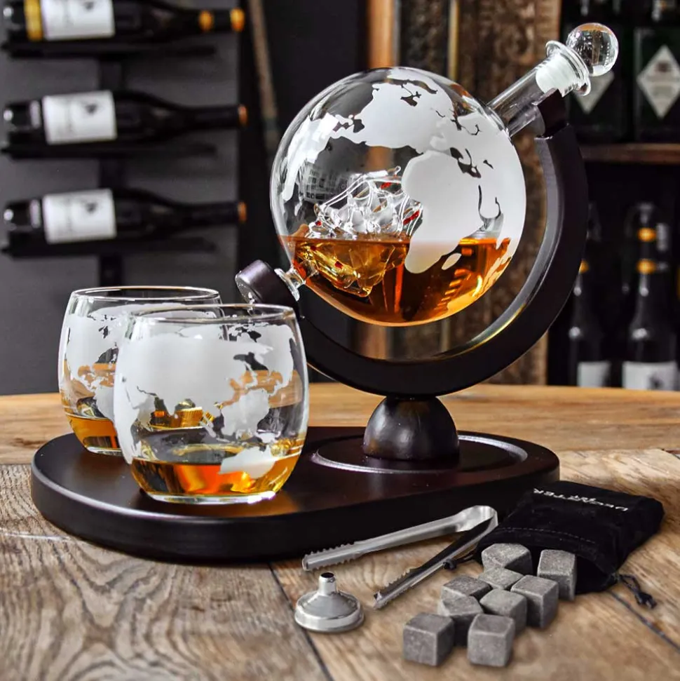 Zestaw do whisky GLOBUS DELUXE: karafka, 2 szklanki, drewniana podstawka i kamienne kostki