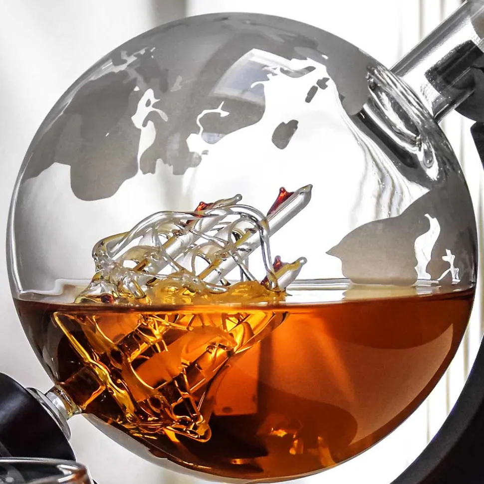 Zestaw do whisky GLOBUS DELUXE: karafka, 2 szklanki, drewniana podstawka i kamienne kostki