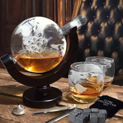 Zestaw do whisky GLOBUS: karafka, 2 szklanki i kamienne kostki - prezent na 40 50 60 urodziny dla faceta taty męża